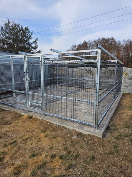 Kojec z paneli 3D — ujęcie 4