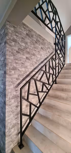 Balustrada schodowa — wzór geometryczny — ujęcie 2